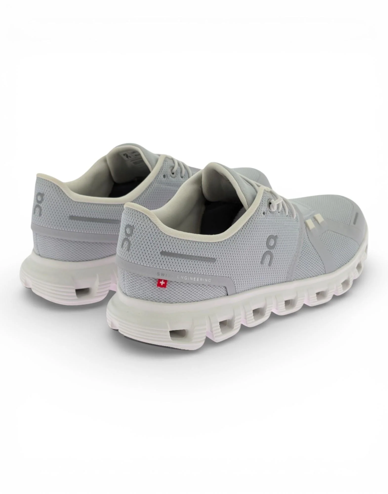 On Running Cloud 6 Donna - Image 4
