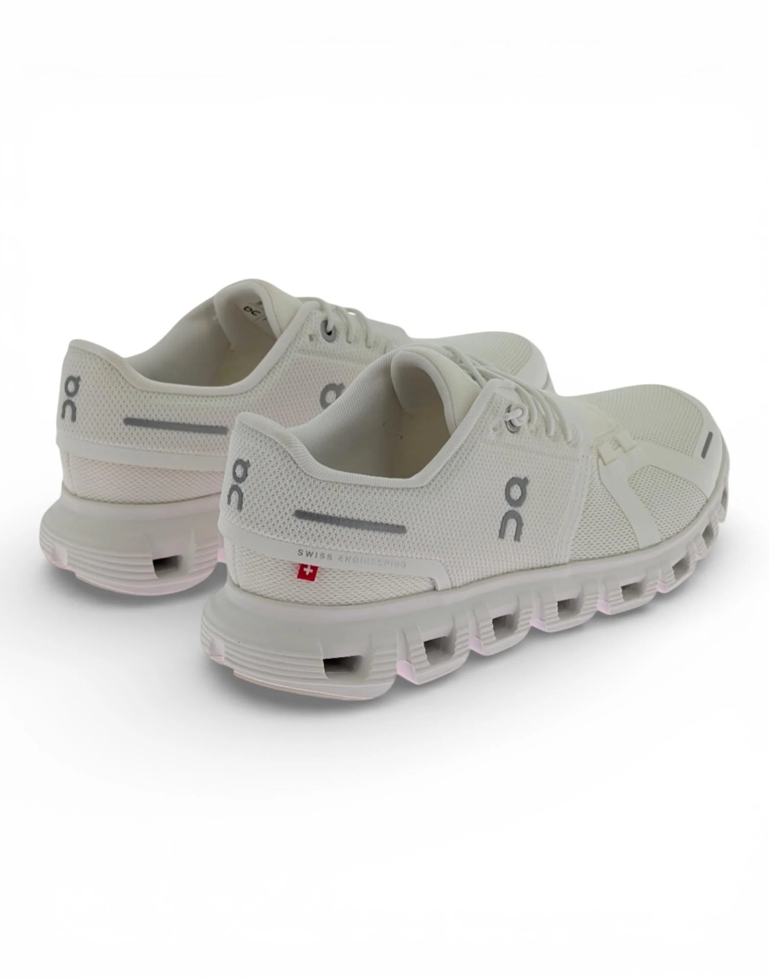 On Running Cloud 6 Donna - Image 4